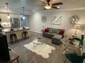 Spacious 3BR Townhome Near Downtown & Tahoe - Image 2