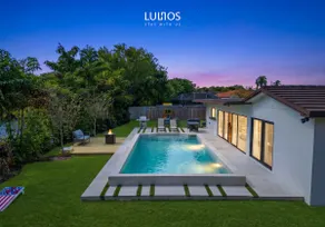 Prime Location • Canalfront Pool • 15 Min to MIA - Image 2