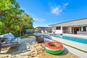 Prime Location • Canalfront Pool • 15 Min to MIA - Image 3