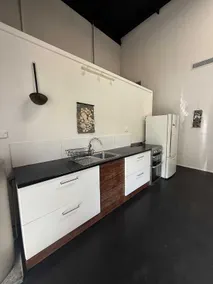Large Studio Unit in Byron Bay - Image 2