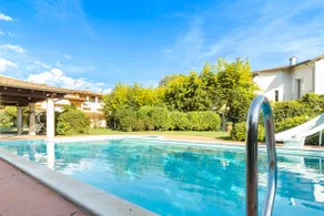 Villa Alberta With Reserved Beach Spot - Image 2