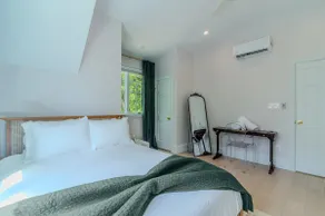 The Champagne House - Image 2