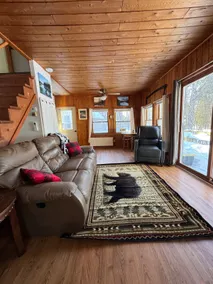 Big Narrows Lakeside Cottage - Image 3