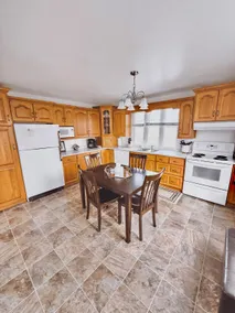 The Horizon House: Waterfront 2BR Bungalow - Image 4