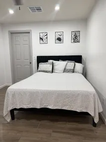 3 Bedroom/1Bathroom Duplex - Image 2