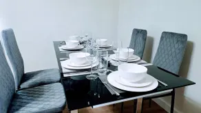 Modern 3 Bed House with Parking for Families and Contractors - Image 3