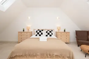 Bristol Mews - Image 2