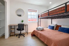 Near Stadium | Near Airport | Free parking - Image 2