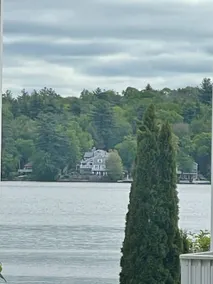Lakeside Retreat on Private Road - Image 3