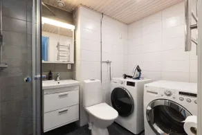 Spacious 75m² | Balcony | Washer | Parking | 2 BR - Image 4