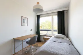 Spacious 75m² | Balcony | Washer | Parking | 2 BR - Image 3