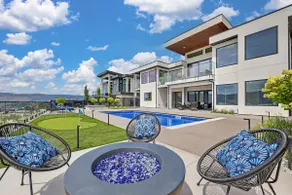 Robbin's Nest 2- King Suite with Pool & Lake Views - Image 2