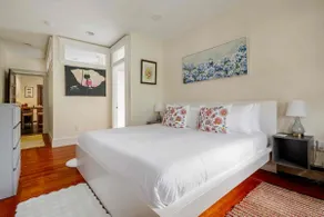 Great for couples, academics, near Harvard - Image 4