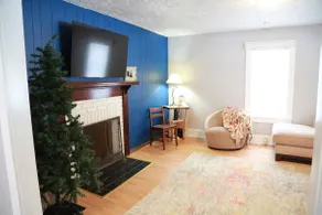 1 block to KSU campus: 3 Roku TVs, laundry, Wi-Fi - Image 3