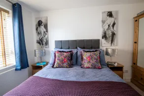 Cosy 2 bed apartment 5 min walk to town centre Perfect for contractors, business people or just having a weekend break - Image 4