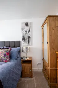 Cosy 2 bed apartment 5 min walk to town centre Perfect for contractors, business people or just having a weekend break - Image 5