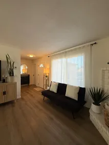 25-Min Monterey Retreat - Image 3