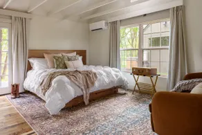 Cozy Family Lake Oasis: King Bed, Bunks, Ofuro Tub - Image 3