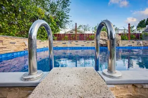 Resort-Style 3BR | Pool, Spa & Billiards - Image 3