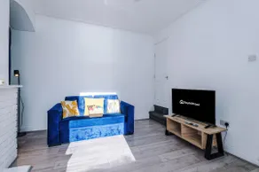 Superb 2 BD House near City Centre w/Free Wifi - Image 4