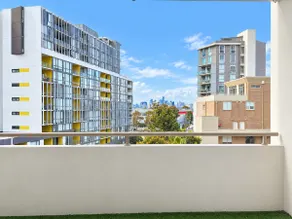Spacious City View 3BR Loft Apartment , 2 Parking Spots - Image 5