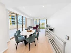 Spacious City View 3BR Loft Apartment , 2 Parking Spots - Image 4