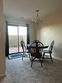 Cozy townhouse close to campus - Image 3