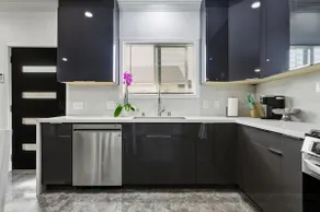 Prime 2BR/2BA/Private Entry/Near Shops & Dining - Image 5