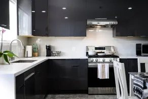 Prime 2BR/2BA/Private Entry/Near Shops & Dining - Image 4