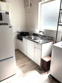 Yusuke's apartment: 15 minutes on foot from Aomori station, fully equipped with a washing machine and cooking utensils, 2 single beds. - Image 3