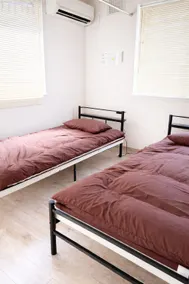 Yusuke's apartment: 15 minutes on foot from Aomori station, fully equipped with a washing machine and cooking utensils, 2 single beds. - Image 2