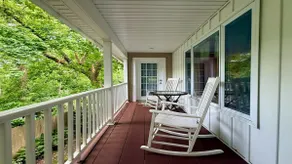 Pristine 3 Bedroom, Walk-to Gt Barrington Center! - Image 5