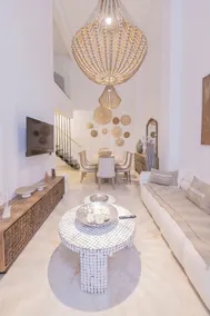 Sublime 3-bedroom duplex with pool - Image 4