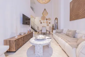 Sublime 3-bedroom duplex with pool - Image 5