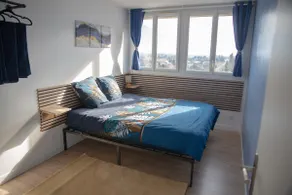 Beautiful bright apartment with mountain views - Image 4