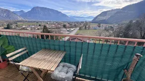 Beautiful bright apartment with mountain views - Image 5