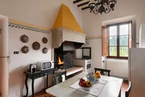 Romantic tuscan guest house, old estate with pool - Image 2