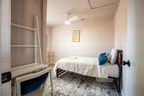 2BR Downtown House with Walk-in Shower - Image 4
