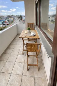 New & Modern - Stylish apartment with parking space - Image 3