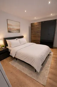 New & Modern - Stylish apartment with parking space - Image 2