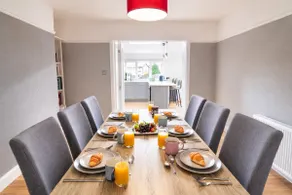 Stylish Skipton Retreat I Private Garden & Free Parking I Yorkshire Stays - Image 3