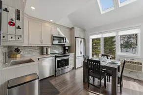 Ski-in/Ski-out Renovated Condo Mont-Tremblant - Image 3