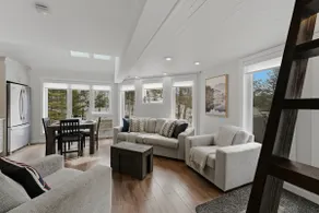 Ski-in/Ski-out Renovated Condo Mont-Tremblant - Image 4