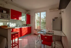 GuestHost - Cozy Flat Close to the Center - Image 2