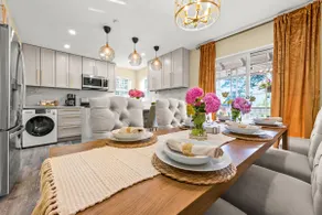 Large New 4BR• Sleeps 13• Grand Central 30 mins - Image 3