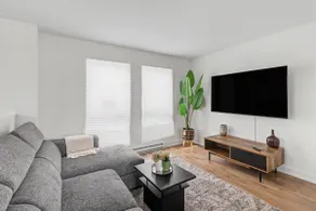 Modern & Stylish Escape. Near the Ottawa River. - Image 4