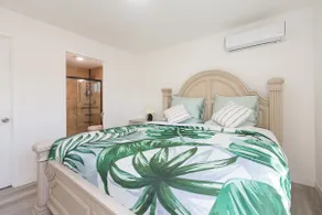 1BR w King Bed | Near Attractions - Image 2
