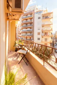 SOFI - Spacious & Central 3BR With Balcony - Image 3