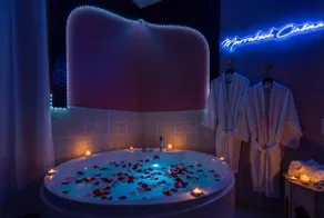 Marrakesh Cinema Jacuzzi - Romantic Suite - Image 3