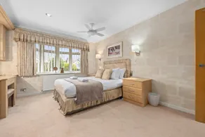 3 Bed Hale Barns Home Near Airport - Image 4